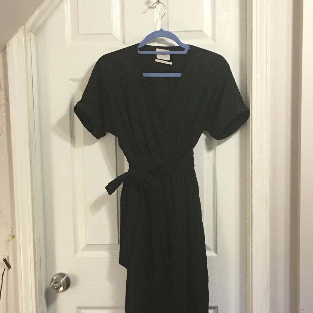 Black Urban Outfitters midi linen wrap dress